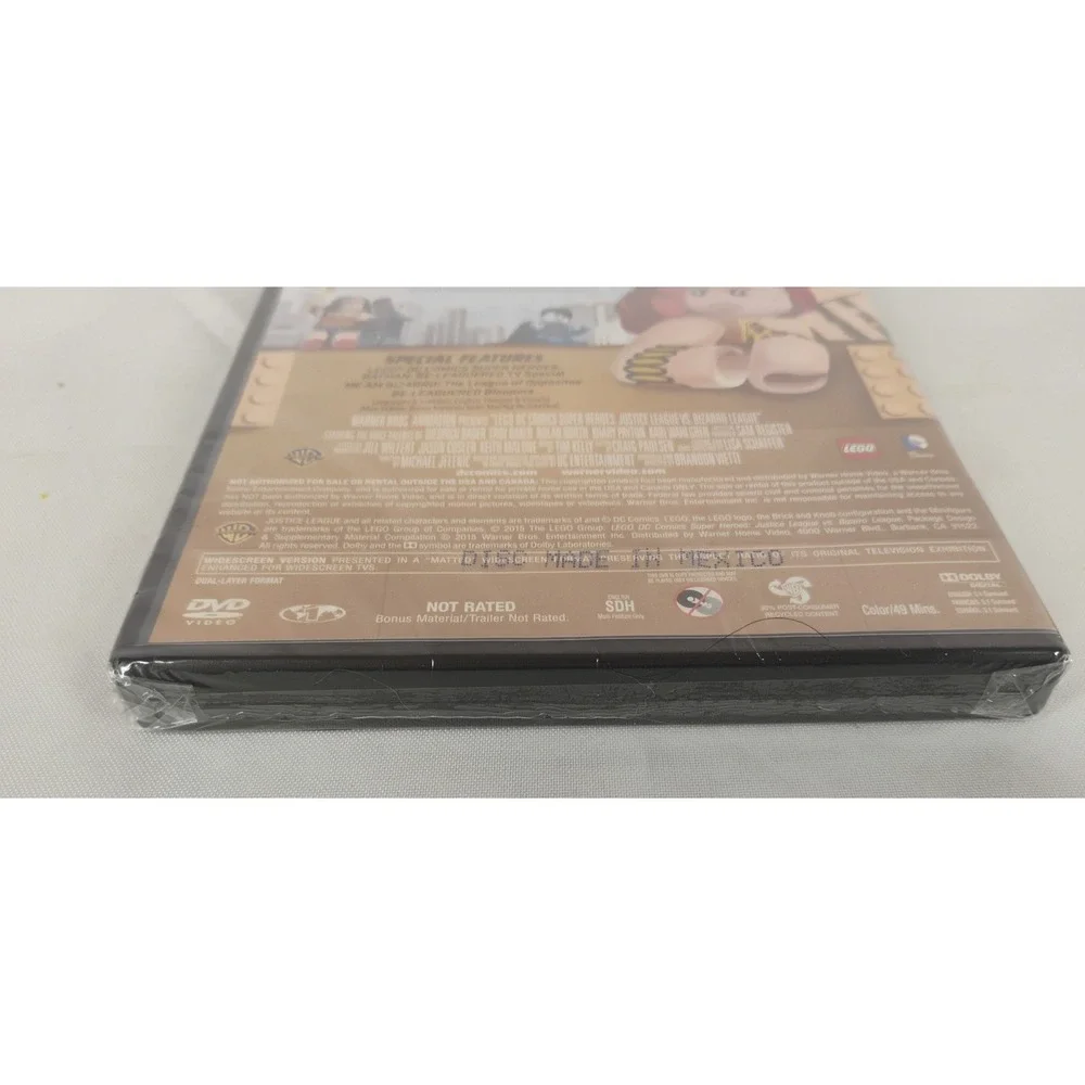 LEGO DC Comics Super Heroes: Justice League vs. Bizarro League (DVD, 2015) NEW - Picture 3 of 3